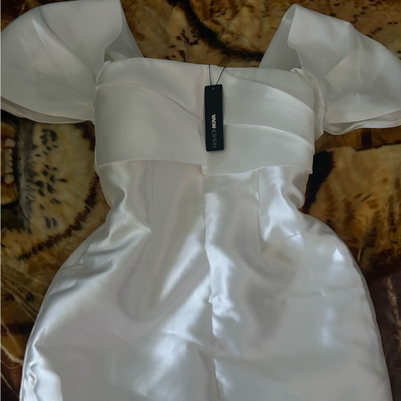 FASHION NOVA - Picture 3 of 3